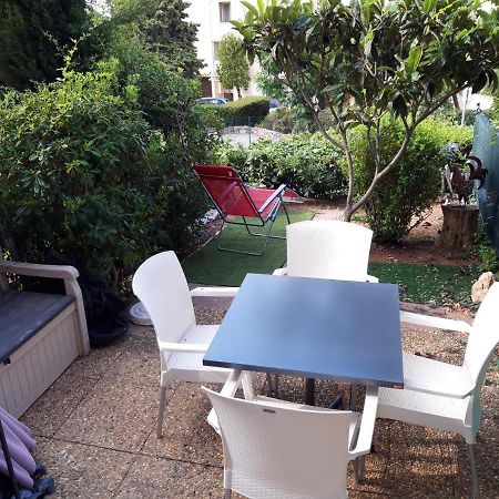 T2, Jardin, Veranda Chambre, Climatisation, Parking Privatif, Proche A Pied Centre, Plage, Gare, Pour 3 Adultes Ou 2 Adultes Avec 2 Enfants Bandol Eksteriør bilde