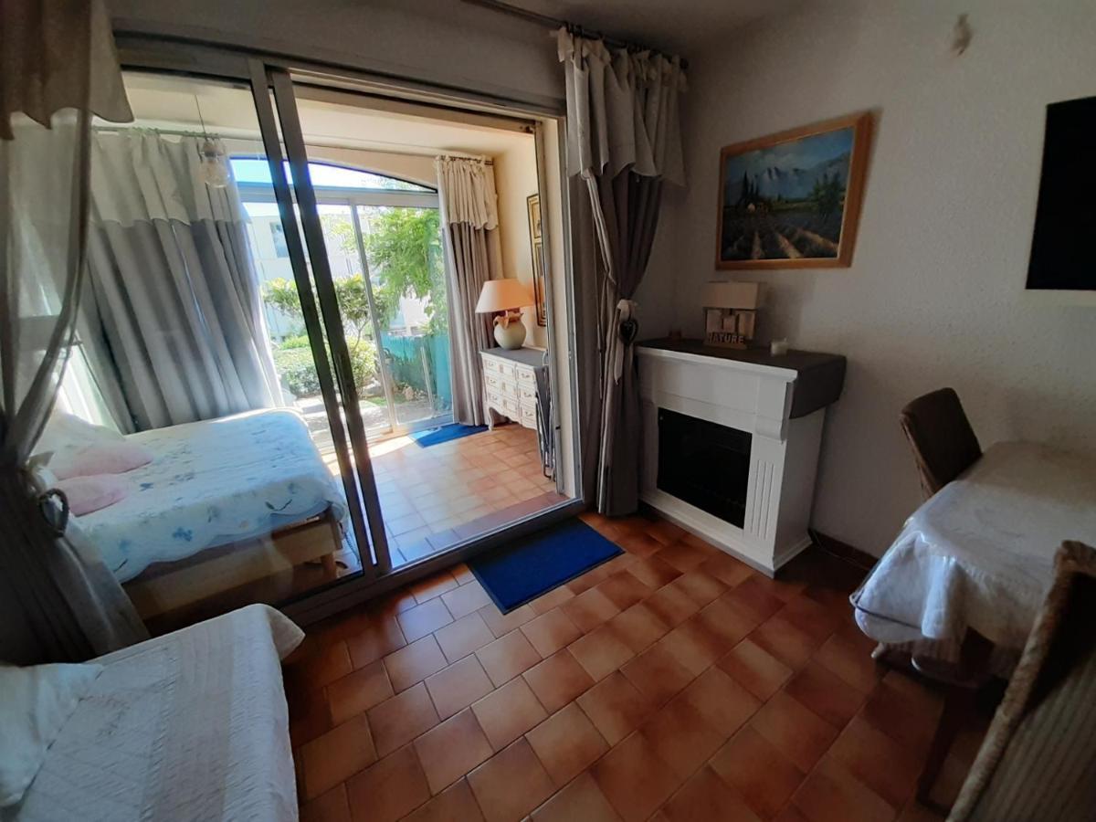 T2, Jardin, Veranda Chambre, Climatisation, Parking Privatif, Proche A Pied Centre, Plage, Gare, Pour 3 Adultes Ou 2 Adultes Avec 2 Enfants Bandol Eksteriør bilde