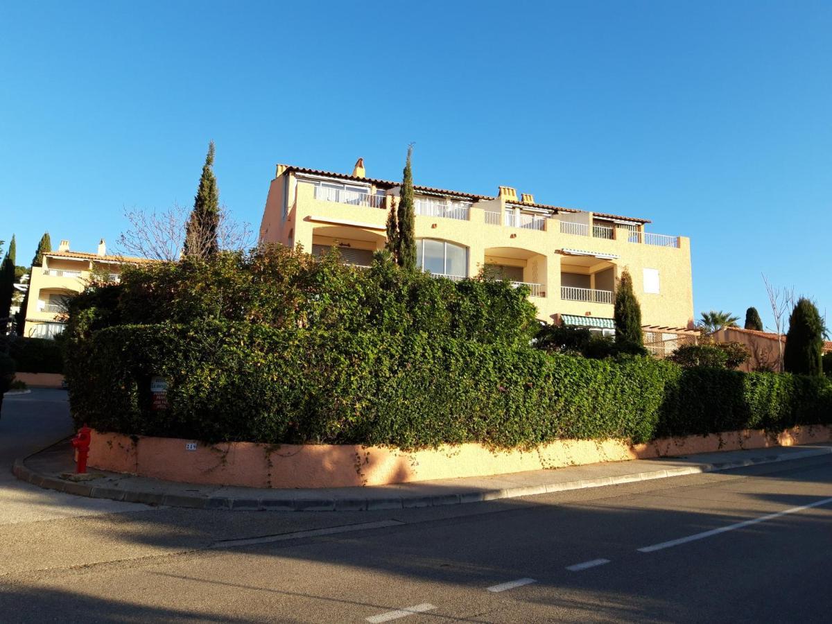 T2, Jardin, Veranda Chambre, Climatisation, Parking Privatif, Proche A Pied Centre, Plage, Gare, Pour 3 Adultes Ou 2 Adultes Avec 2 Enfants Bandol Eksteriør bilde